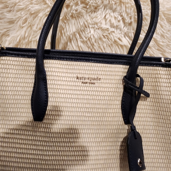 New Tory Burch tote w strap - Picture 2 of 10